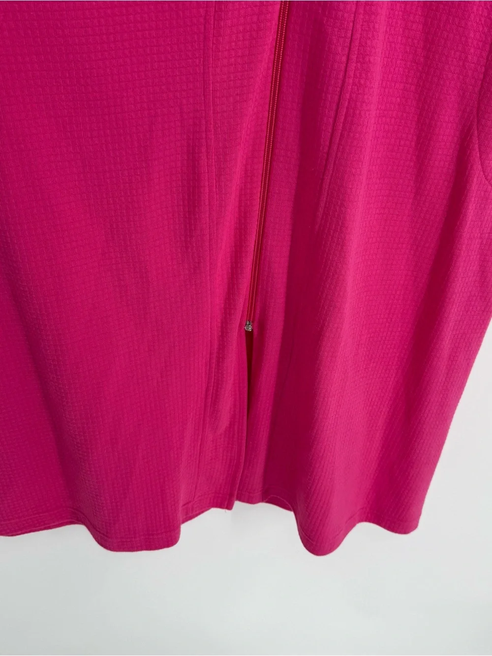 Shadowline Women's Robe Size M Pink Zip Front Waffle Knit V-neck Long Sleeves